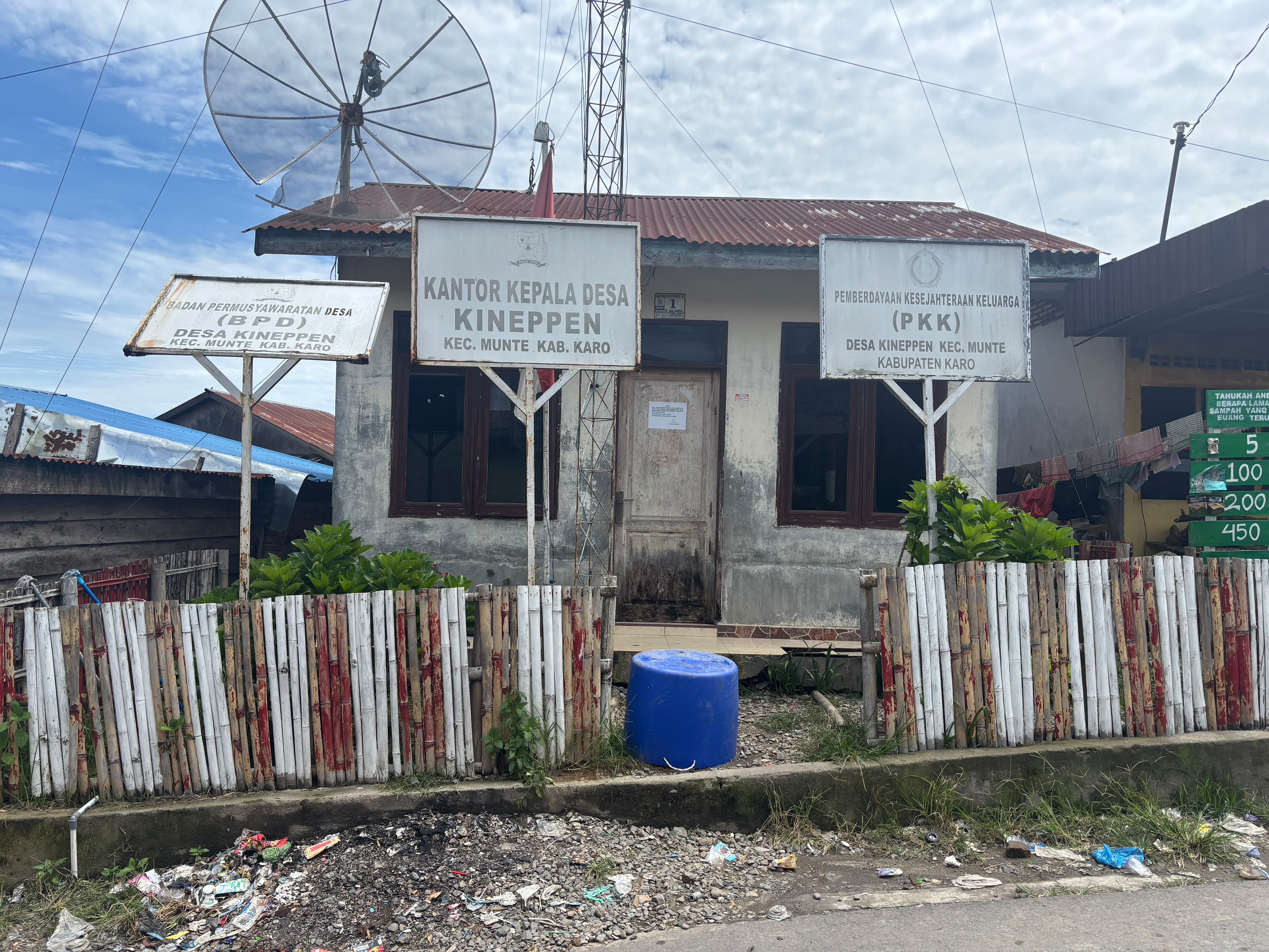 Kantor Kepala Desa Kineppen